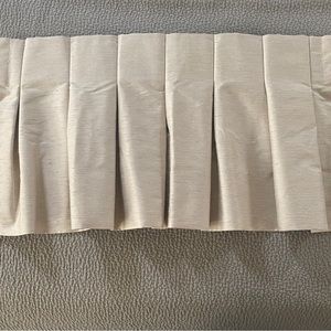 28”w Pleated Window Valance
